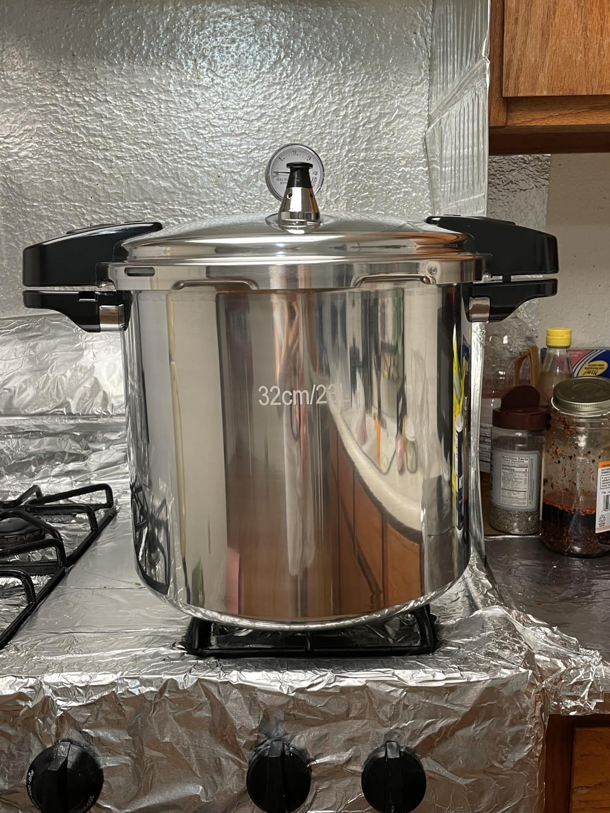 24 qt Pressure Canner,Canning Pressure Cooker with Gauge,14.5PSI,Large Capacity Aluminum Pressure Canners for Compatibility Gas and Induction Cooktops customer photo 1