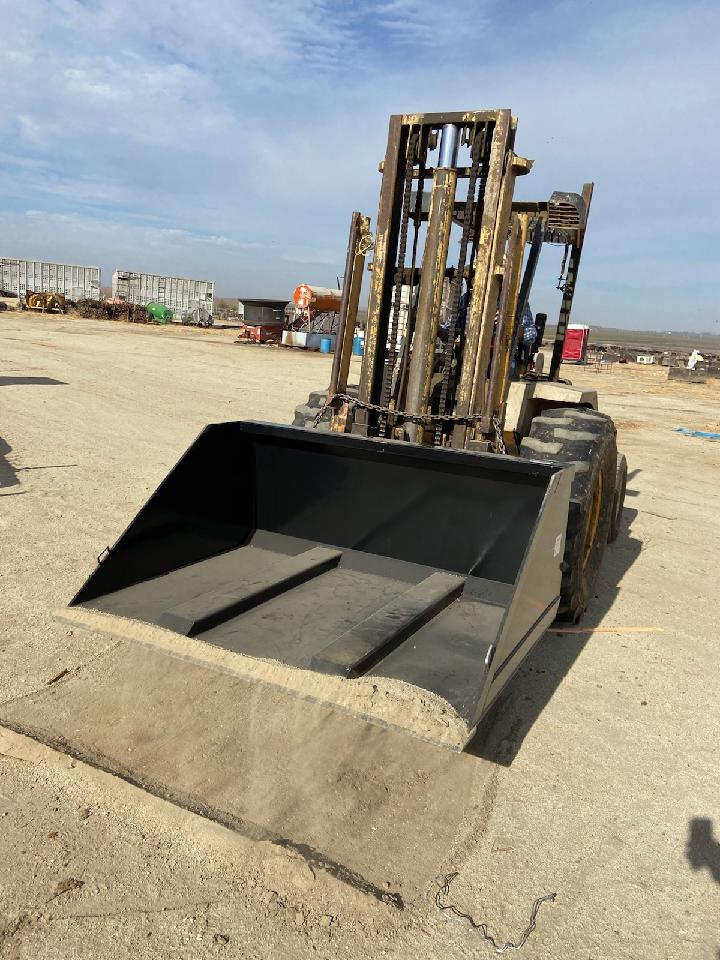 Titan Attachments Fork Mounted Telehandler Dirt Bucket, 92