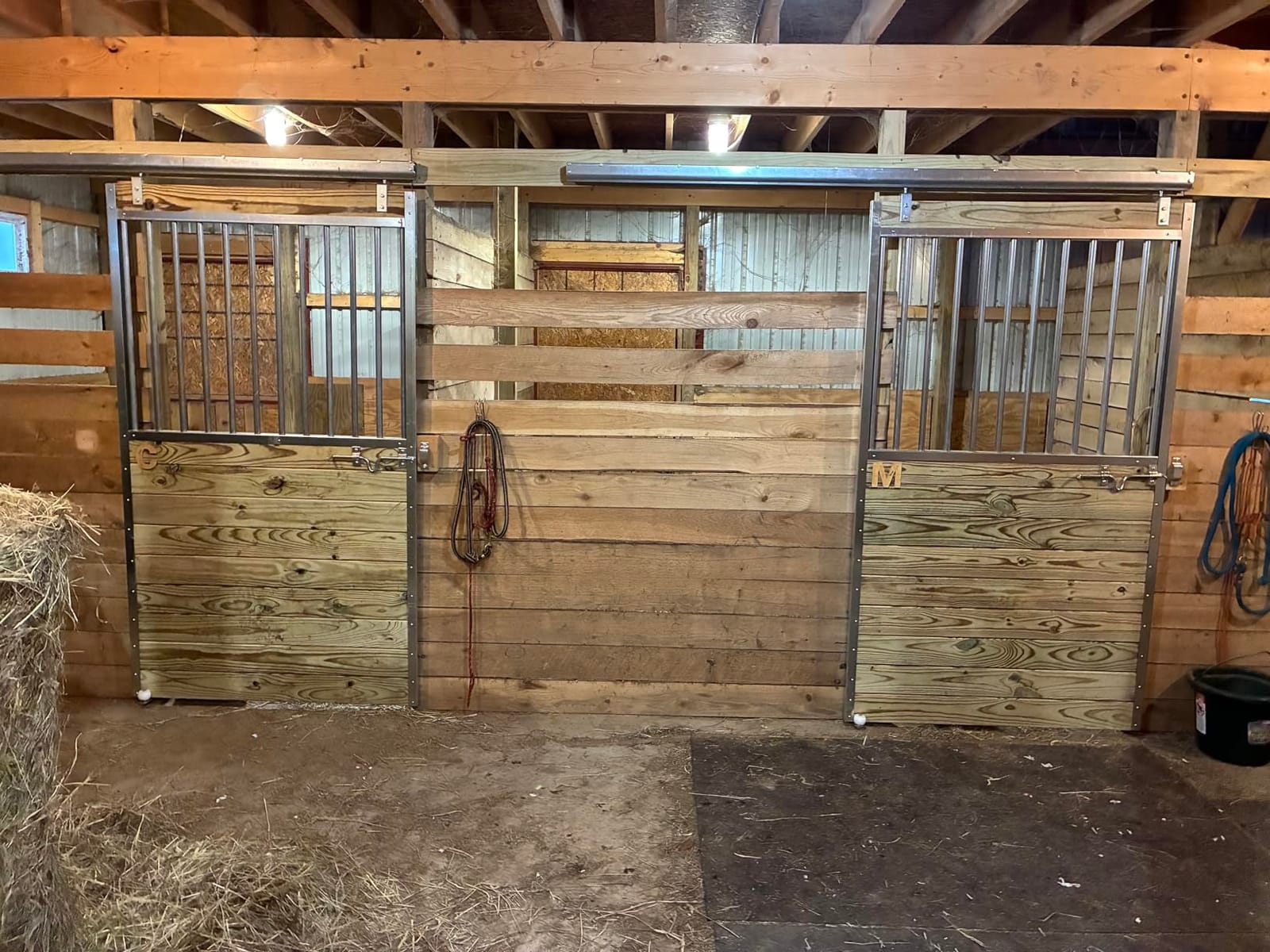 Galvanized Horse Stall Door with Sliding Track and Secure Hardware for Horses customer photo 1