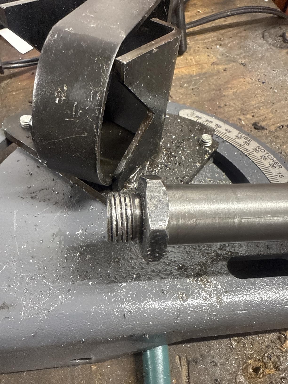 VEVOR Pipe Notcher, 1/2 to 2-inch Tubing Notcher with 0 to 60° Adjustable Angle, Pipe and Tube Notching Tool for Repair Shops, Home Projects, Metalworking customer photo 1