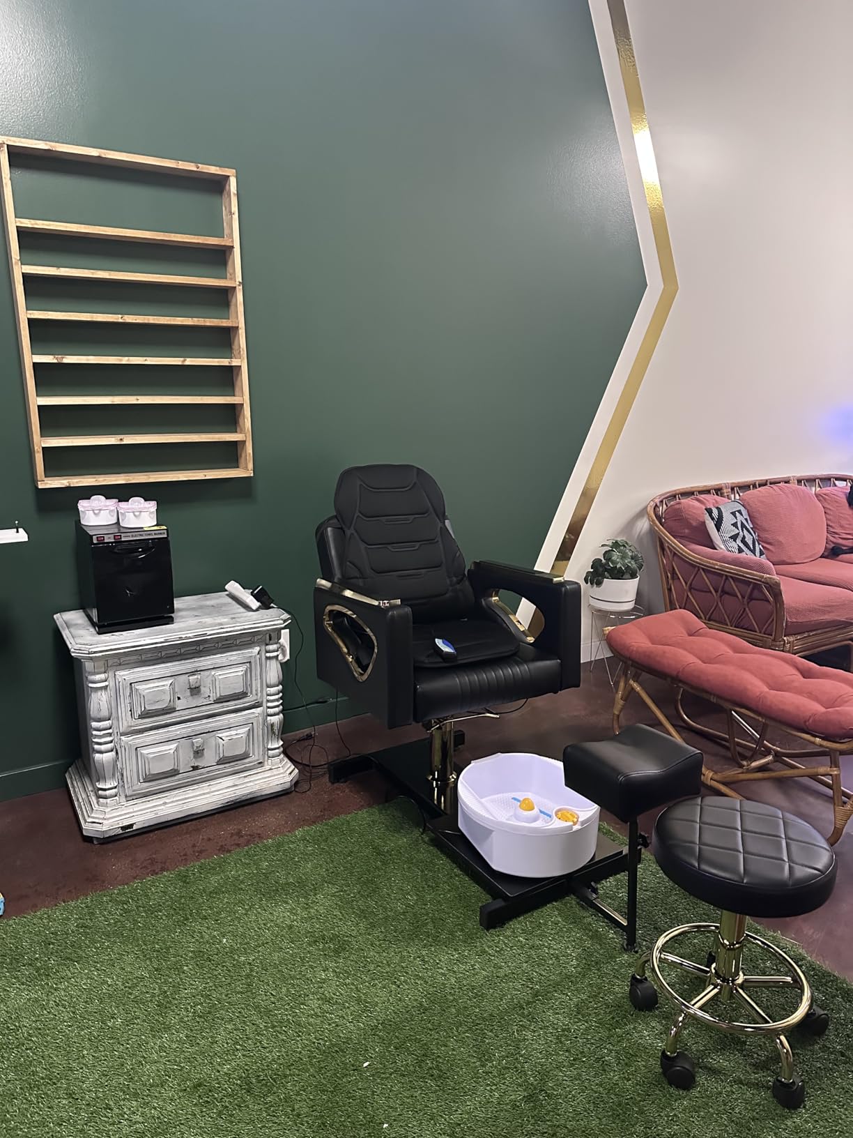 Reclining Spa Pedicure Chair, Pedicure Station No Plumbing for Nail Tech | 360 Swivel, Equipped with Hydraulic Pump, Rolling Pedicure Stool, Adjustable Footrest, Suit for Beauty Spa Salon, Black Gold customer photo 1