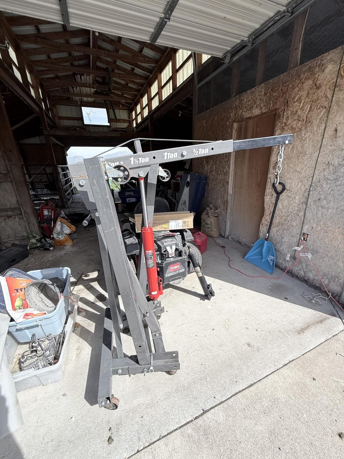 VEVOR 8-Ton Hydraulic Long Ram Jack, Engine Hoist Cylinder with Air Pump & Single Piston, Clevis Base Cylinder for Engine Lifts, Garage/Shop Cranes, Mechanical & Farm Applications customer photo 1