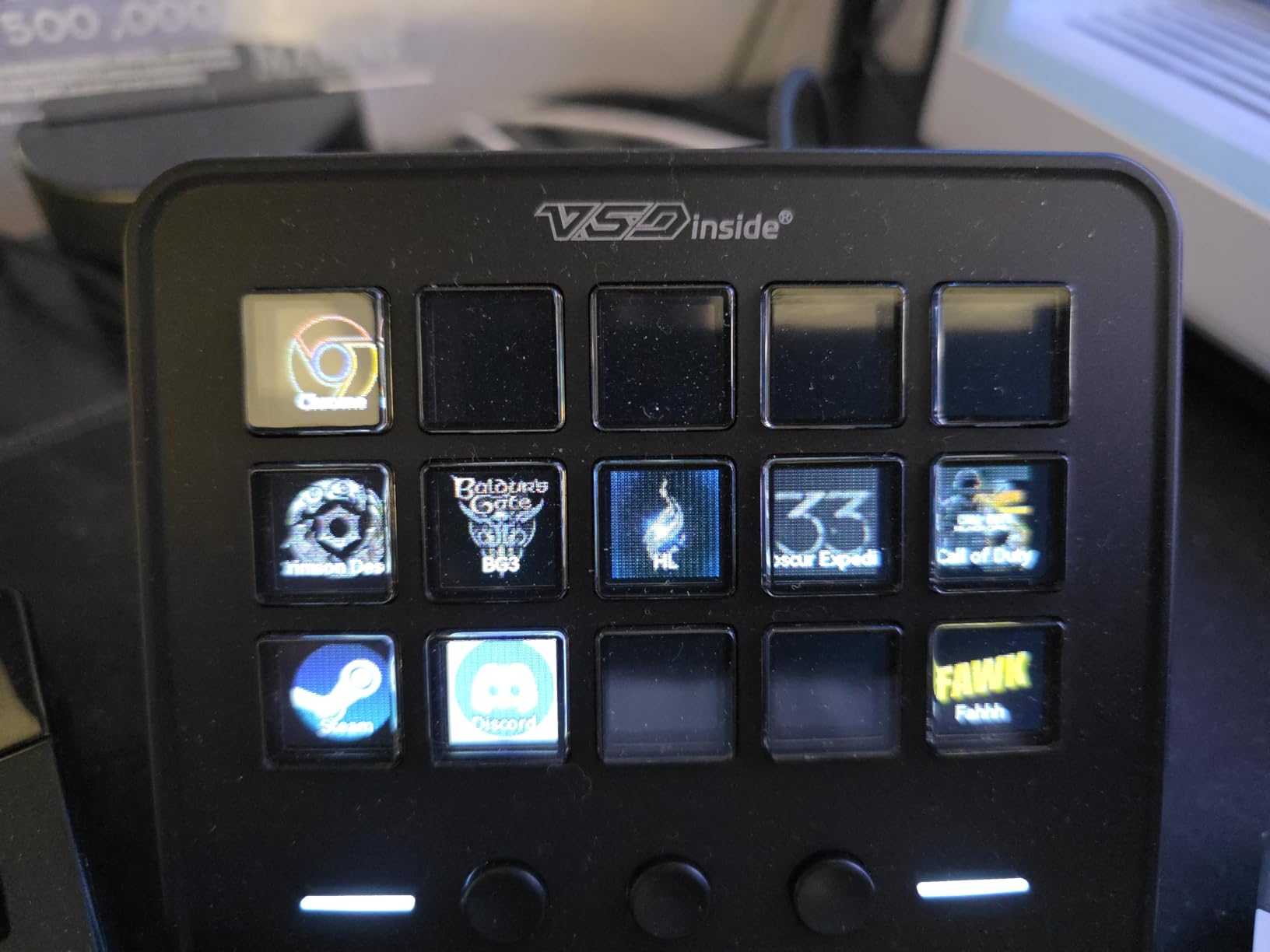 VSDINSIDE Macro Keypad, Stream Controller Deck Gaming Streaming Shortcut Keyboard, 18 Programmable Keys Customizable Visual AI Pad USB Soundboard for OBS, YouTube, Desk Office Setup, Laptop, PC, Mac customer photo 2
