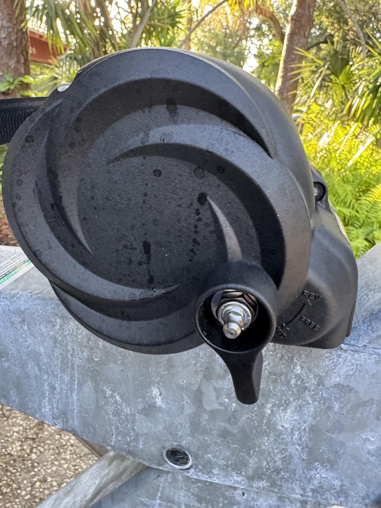 Powerwinch Premier Series 2000 Manual Trailer Winch for Boat Trailers, 2000 lb Capacity, Fully Assembled, Die Cast Aluminum Housing, 20' Strap, Easiest Operation on The Market, 4.75:1 Gear Ratio. customer photo 1