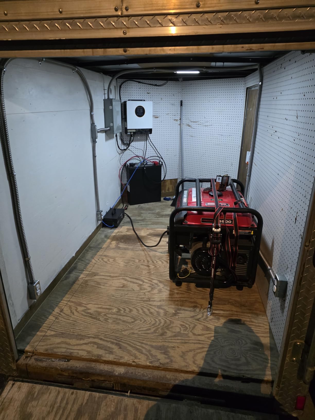 12000W Hybrid Inverter, 48V Split Phase Solar Inverter with WiFi, 120V/240V AC Input/Output (settable), Built-in 2 MPPT Solar Controllers, Max. 6 Parallel for Home, RVs, Lead Acid/Li, UL1741 customer photo 2