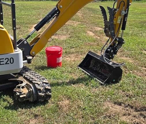 Mini Excavator Quick Coupler, 25mm, 0.8-3 Ton, Alloy Steel customer photo 1
