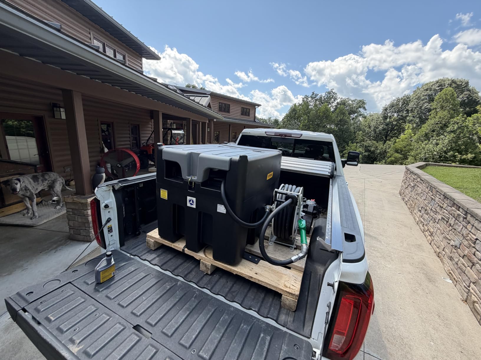 VEVOR Portable Diesel & Gasoline Tank, 58 Gallon, 10 GPM Flow Rate, Diesel Fuel Tank with 12V Electric Transfer Pump, 13.1ft Hose, Auto Fueling Nozzle, Transfer Tank for Easy Fuel Transportation, Red customer photo 1
