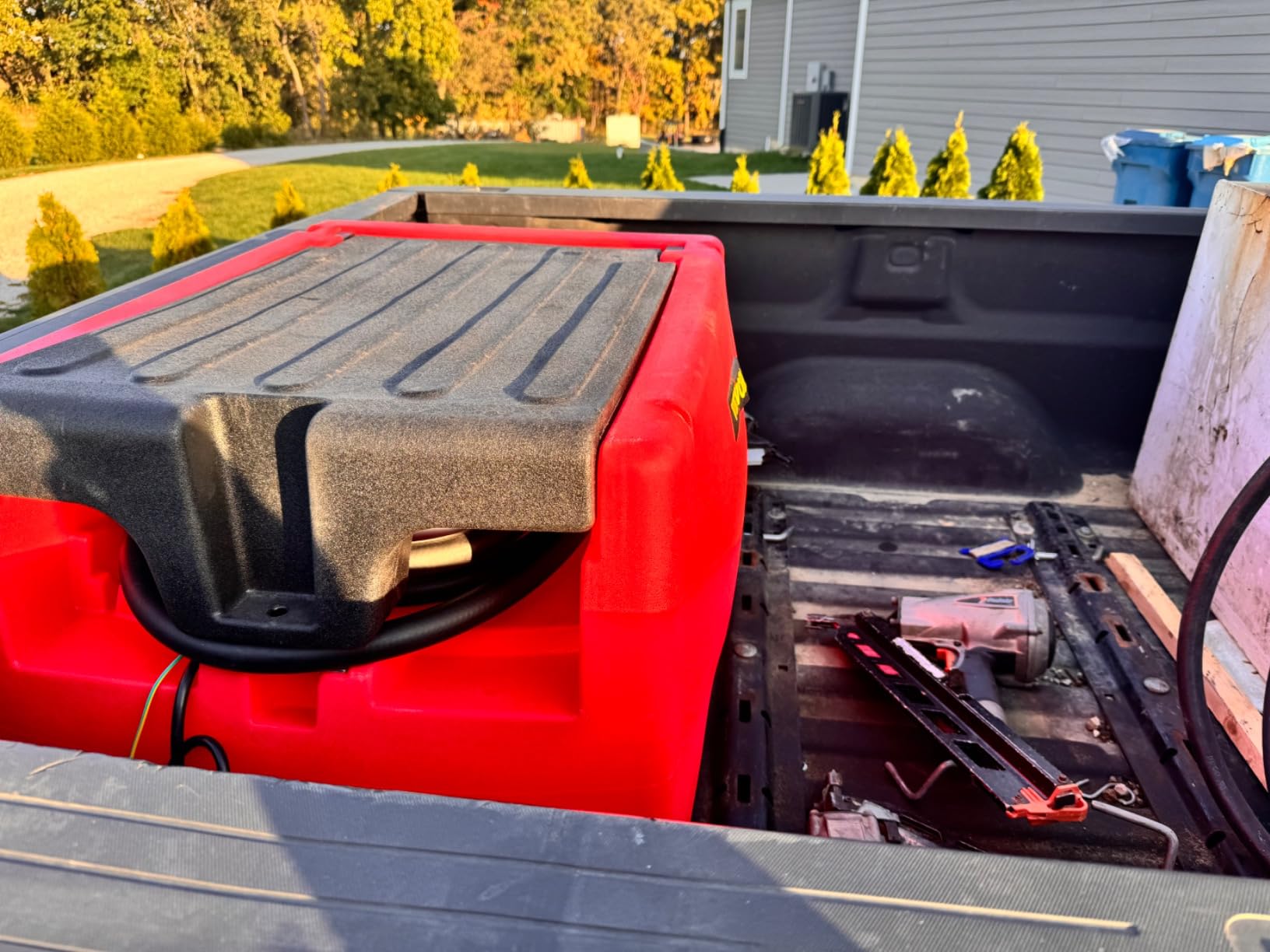 VEVOR Portable Diesel & Gasoline Tank, 58 Gallon, 10 GPM Flow Rate, Diesel Fuel Tank with 12V Electric Transfer Pump, 13.1ft Hose, Auto Fueling Nozzle, Transfer Tank for Easy Fuel Transportation, Red customer photo 2