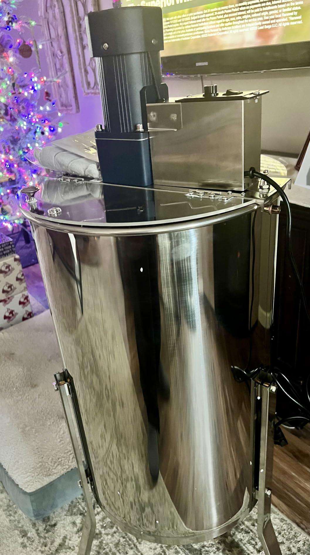 VEVOR Electric Honey Extractor, 6 Frame Honey Extractor with Transparent Lid, 140W Stainless Steel Honeycomb Drum Spinner, Height Adjustable, Honeycomb Extraction Equipment for Beekeeping customer photo 1