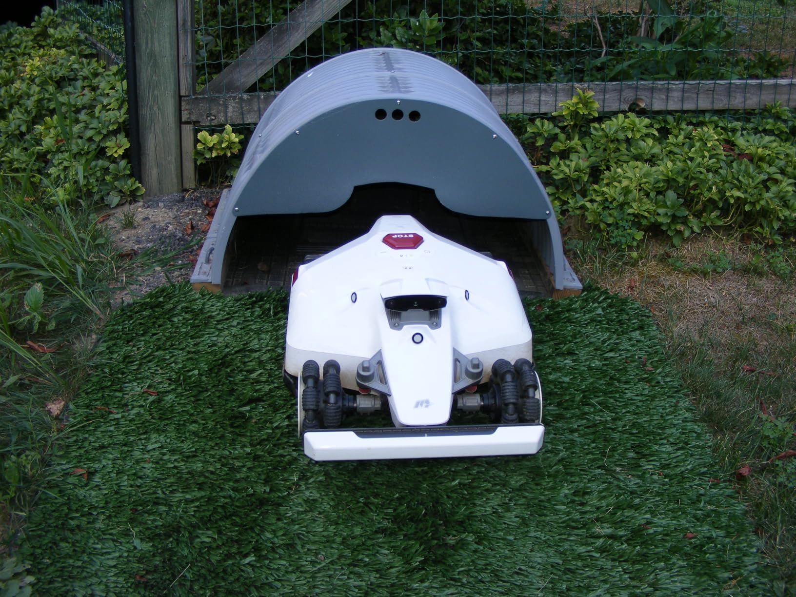 (2026 NEW) Mammotion LUBA mini 2 AWD 1500H Robot Lawn Mower, for 0.37 Acres, 360° LiDAR+Dual-Camera AI Vision, 80% Slope, DropMow, 20 Multi-Zone Management customer photo 1