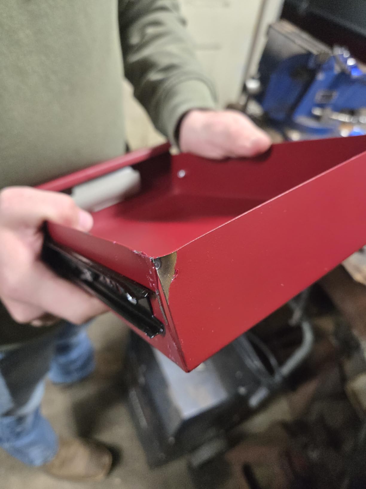 YESWELDER Welding Cart with 4 Red Drawers, Dual Cylinder Slots, 245 lb | Custom Steel-Plate Frame with Rust-Resistant Paint, 360° Swivel Casters, with Stainless Steel Safety Chains customer photo 1