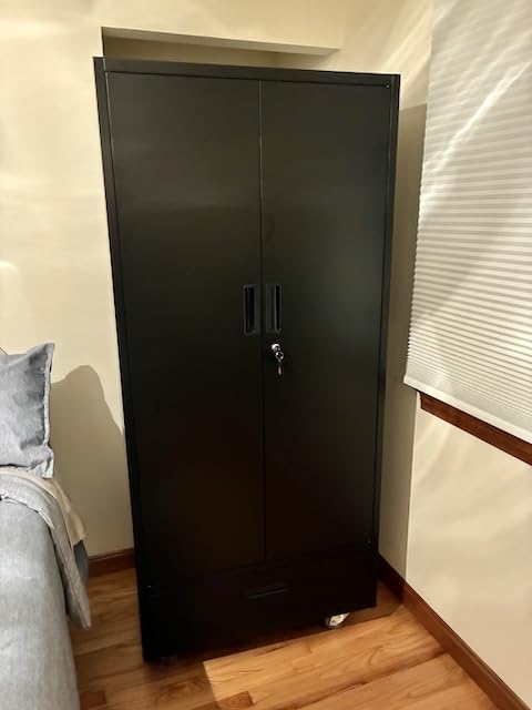 Reemoon 5 Adjustable 170 lb Shelves, Lockable Doors, Door pegboard and 4 Removable casters for Garage, Utility Storage. customer photo 1