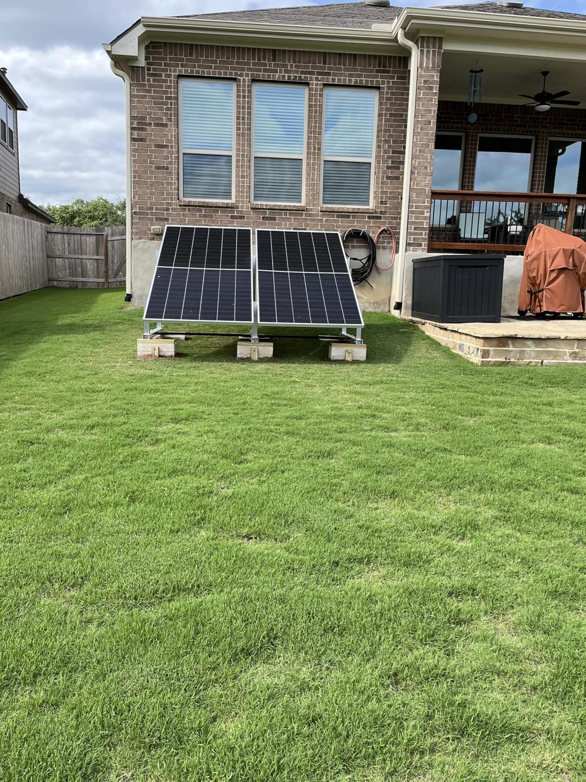 Renogy Bifacial Solar Panel 1180W N-Type 16BB, 25% High Efficiency | Double-Sided Design, 2PCS 590 Watt Solar Panels for RV Marine Rooftop Home Boat Farm Shed Camper Off-Grid Systems, IP68 customer photo 1