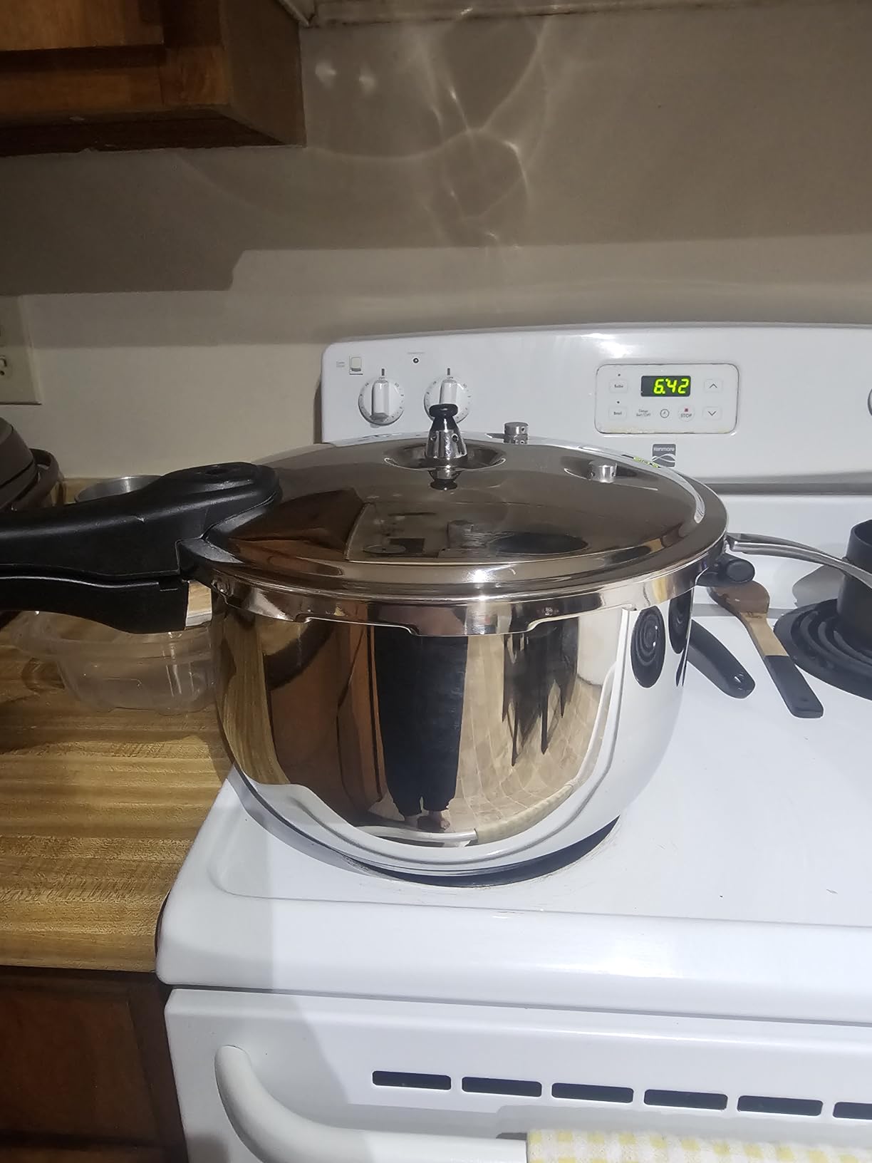 WantJoin Pressure Cooker, 6 Quart Stainless Steel Pressure Canner, Induction Compatible Cookware with Spring Valve Safeguard Devices,Compatible with Gas & Induction Cooker customer photo 1