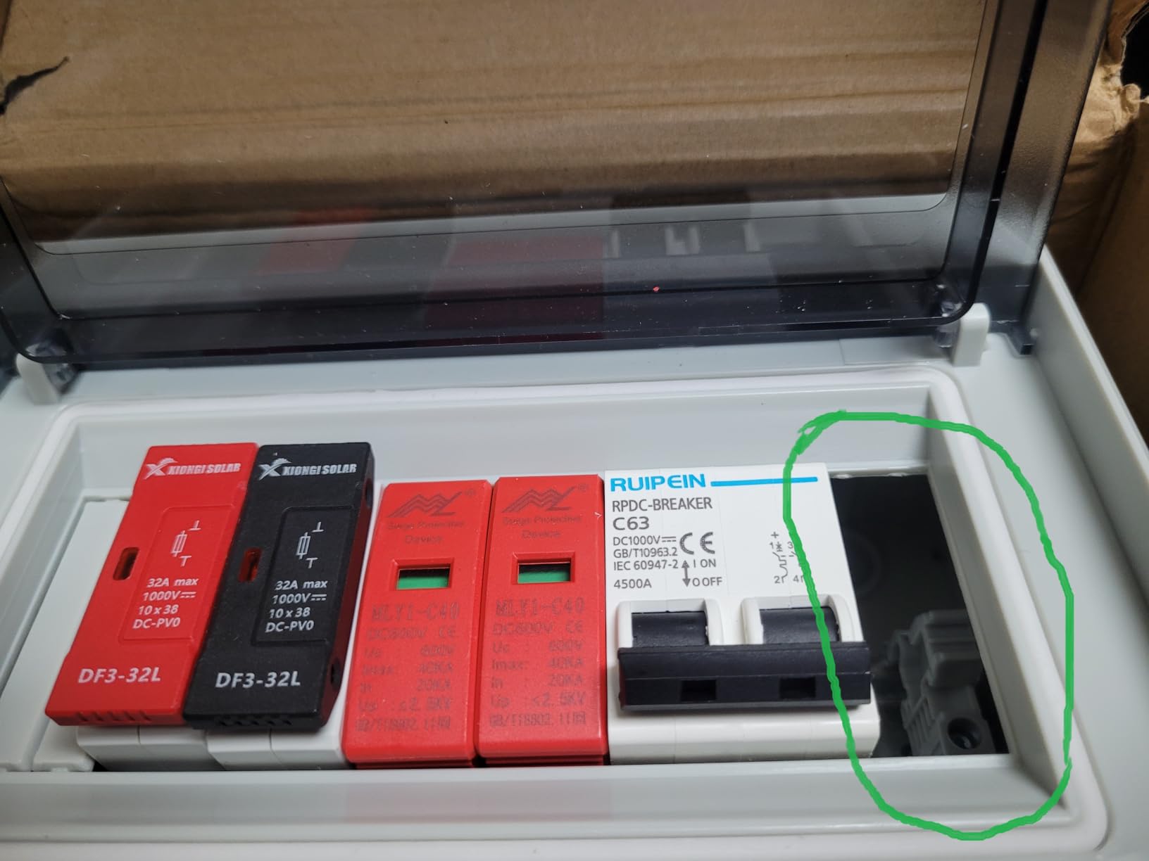 600V Solar PV Combiner Box 1 String with Fuse Breaker Lightning Protection | Prewired Solar Protection Hub, IP65 Waterproof Enclosure with Fuse, Breaker & Surge Protection for Home PV Systems customer photo 1