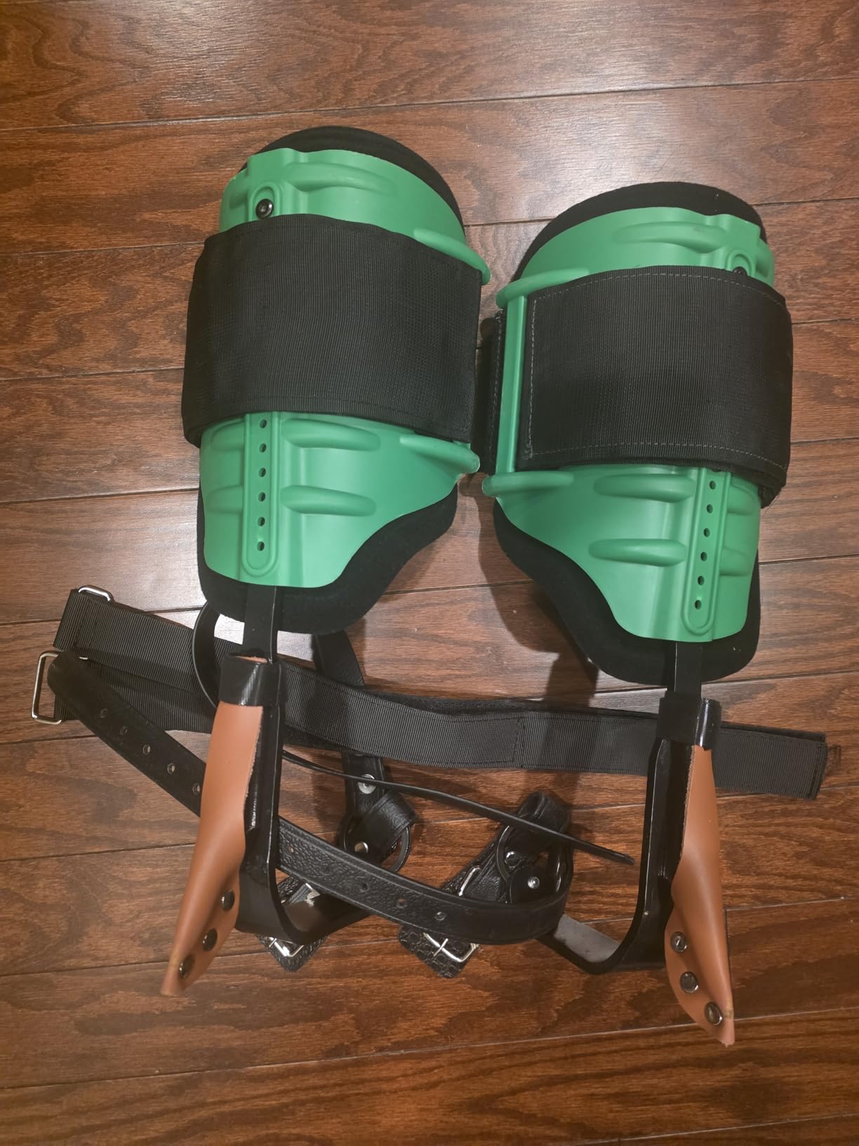 Tree Climbing Spikes Set,Tree Climbing Gear, 1 Pair Alloy Steel Climbing Spurs,350lbs Load Capacity, Arborist Equipment for Climbers, Fruit Picking and Lumberjack customer photo 1