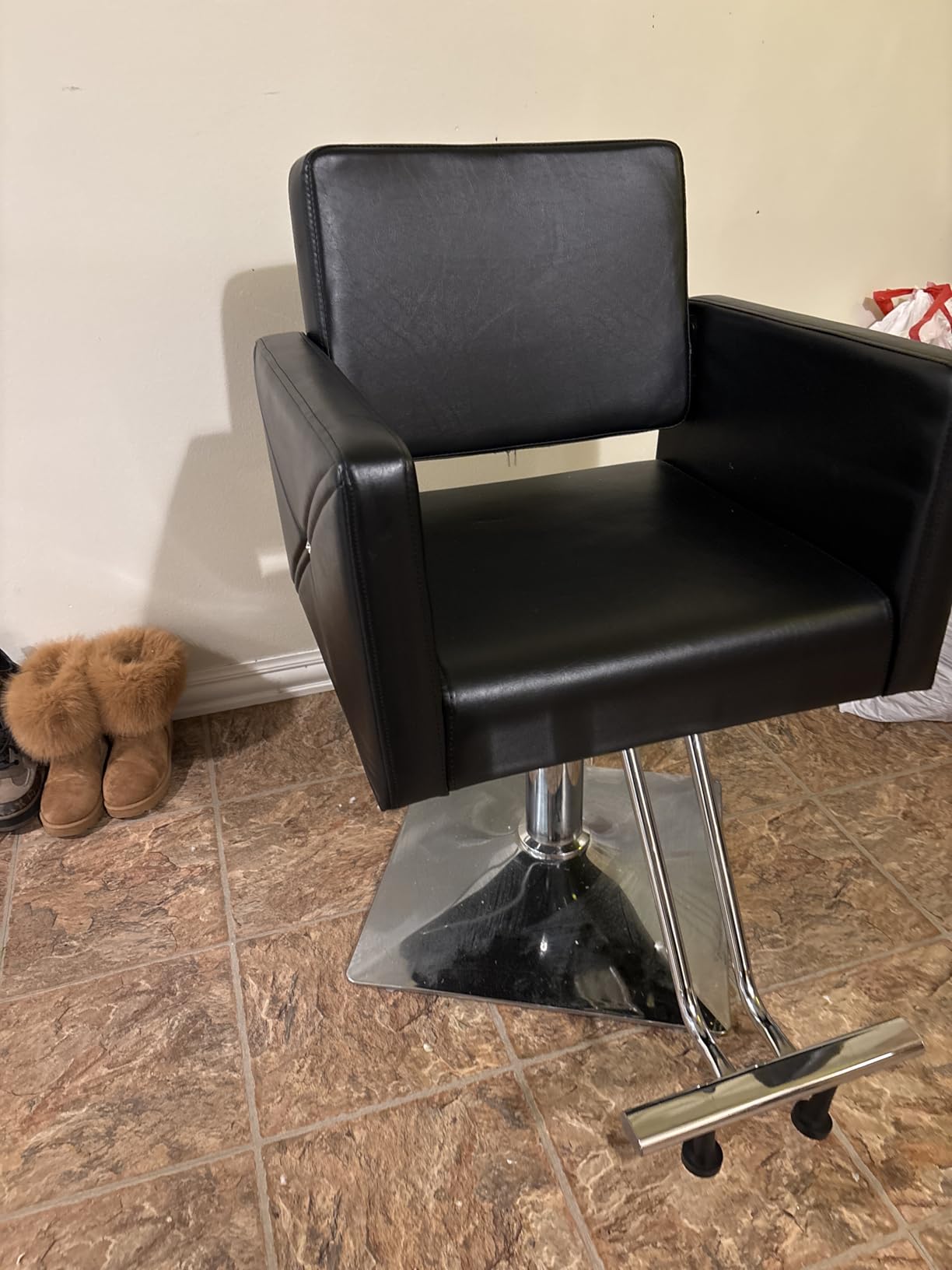 Artist hand Hair Salon Chair Black and Gold, Hydraulic Styling Chair | Heavy Duty Pump, 360 Degree Swivel Barber Chair, Adjustable Height, Beauty Salon Equipment for Hair Stylist, Max Load 330 Lbs customer photo 2