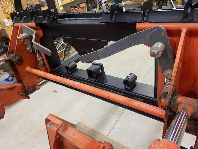 VEVOR Skid Steer Pallet Forks, 4000 lbs Rated Capacity, Pallets Fork Frame Attachment with 42-inch Pallet Forks Forklift Blades, 2-inch Hitch Receiver & Spear Sleeves, Fit for Skid Steers, Tractors customer photo 2