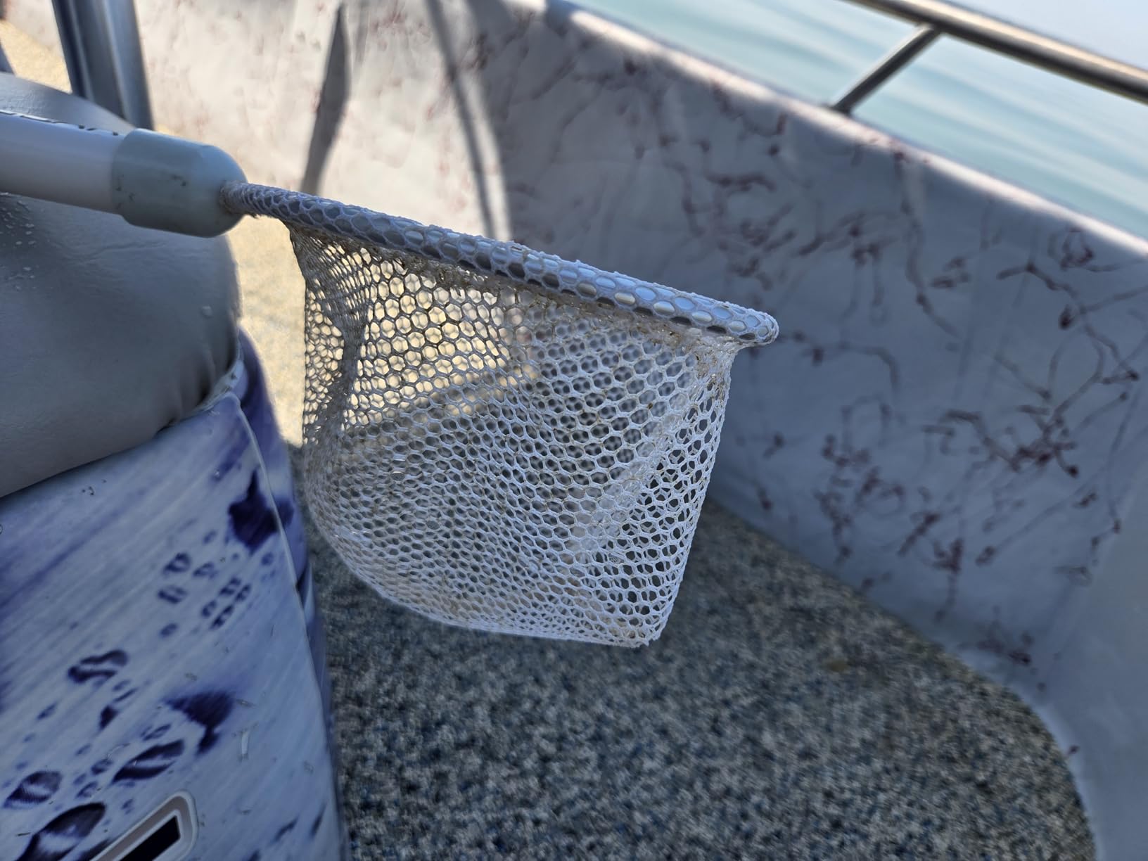 BasicGear Baitwell Landing Net, Ultra-Light, Float Design, Two Size customer photo 2