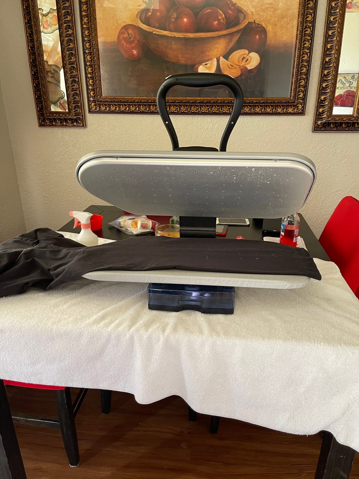 SINGER® Intelligent 2.0 Steam Press (1600W), 26 Inch, Silver/Black customer photo 2