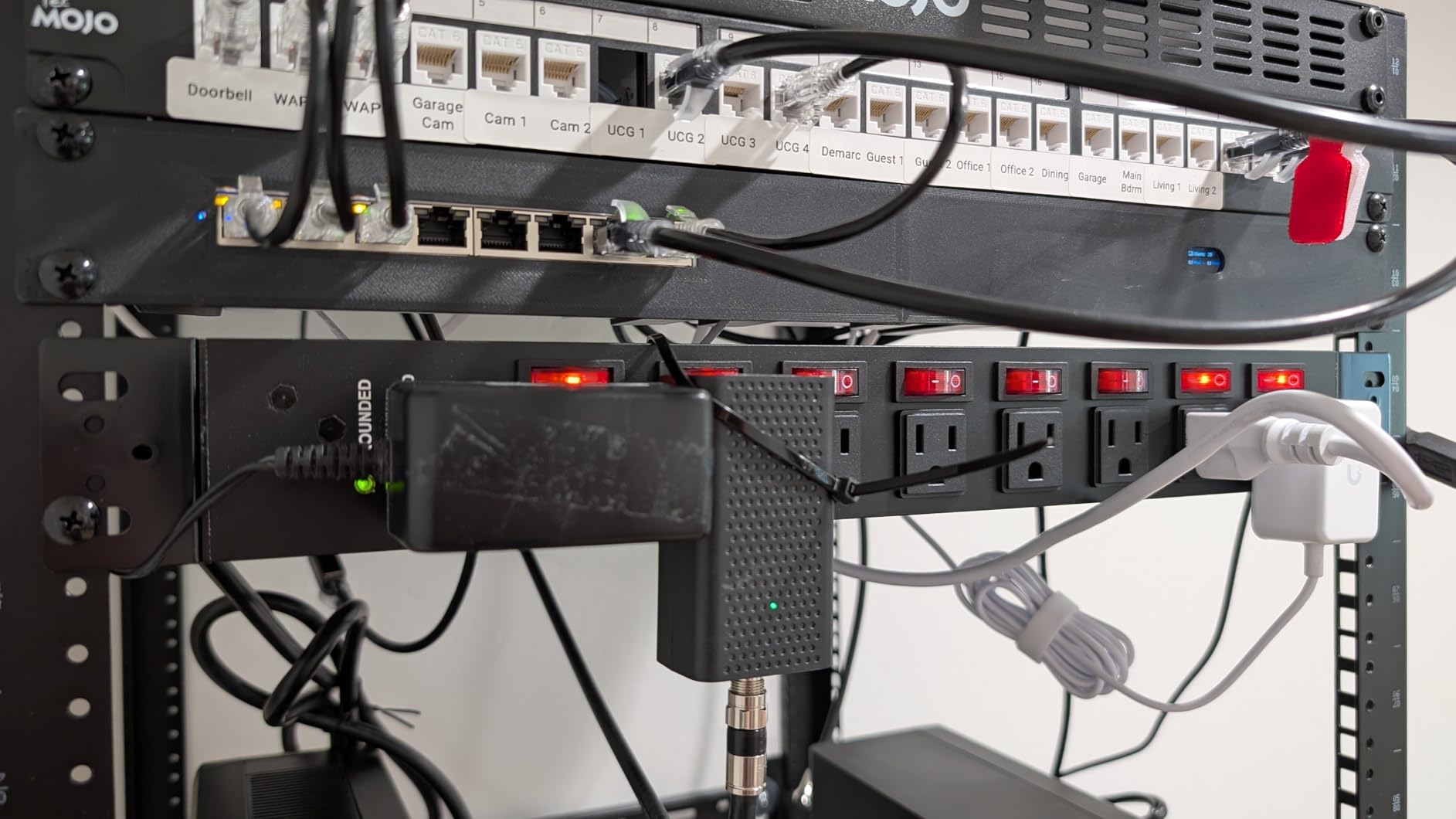 Jgstkcity Rack Mount PDU Power Strips,8 Outlet Surge Protector,Individual Switches,1.5U Rackmount Server Racks,14AWG Heavy Duty Extension Cord,2700J,15A 125V 1875W (Standard Power Cord, 10 FT Cable) customer photo 1