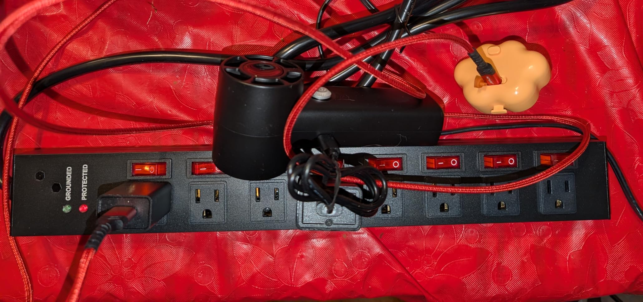Jgstkcity Rack Mount PDU Power Strips,8 Outlet Surge Protector,Individual Switches,1.5U Rackmount Server Racks,14AWG Heavy Duty Extension Cord,2700J,15A 125V 1875W (Standard Power Cord, 10 FT Cable) customer photo 2