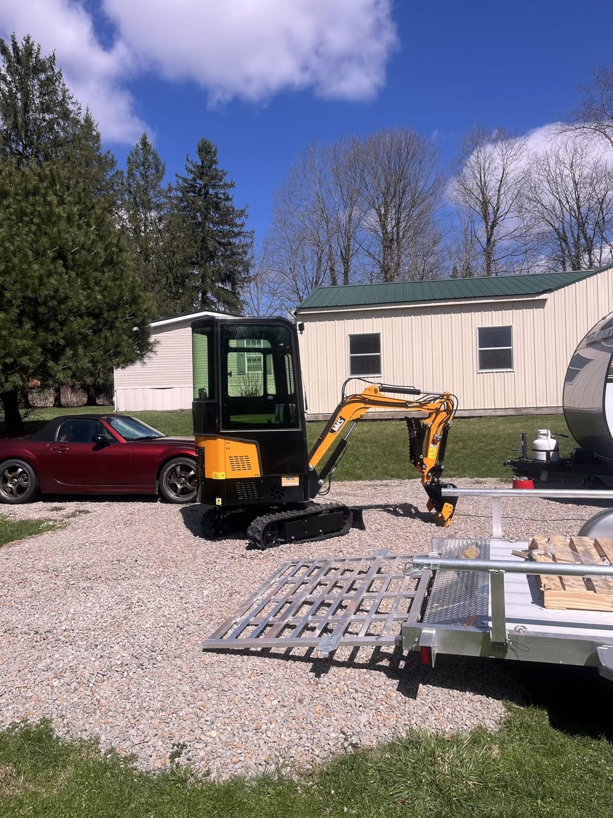 MMS 1 Ton Mini Excavator with Enclosed Cab, Hydraulic Thumb & Quick-Change Coupler, Compact Crawler Digger for Demolition, Trenching, Landscaping, and Material Handling customer photo 1