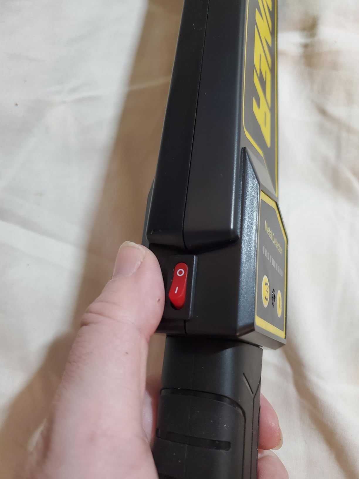 Handheld Metal Detector Wand/w Holster,5 Level Sensitivity Security Wand Metal Detector for Woodworking,Portable Nail Finder Scanner Wood Metal Detector for Log Weapon 3 Modes Alert Detect 9V Battery customer photo 2