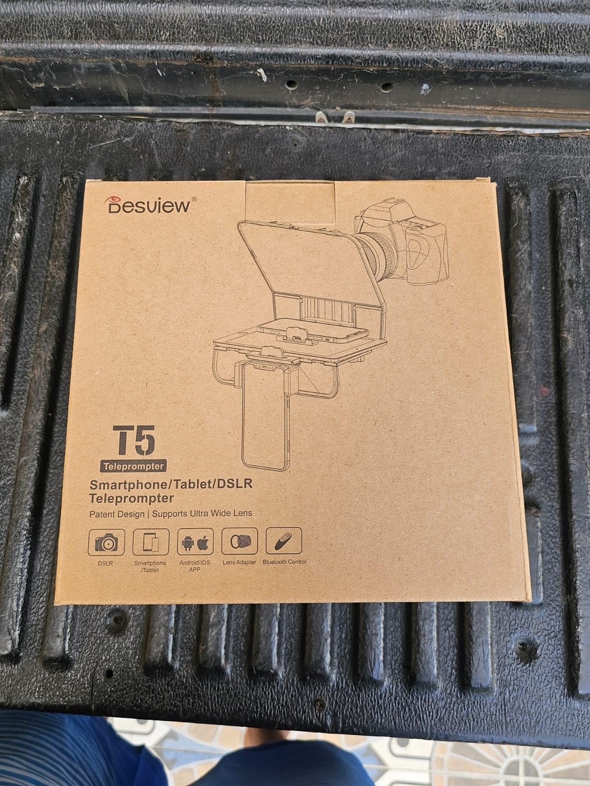 Desview T5 Teleprompter for Smartphone & Tablet, Video Recording | Compatible with DSLR Cameras. Includes 49-82mm Adapter Rings, Coated Glass, Bluetooth Remote, Free App for Streaming customer photo 2