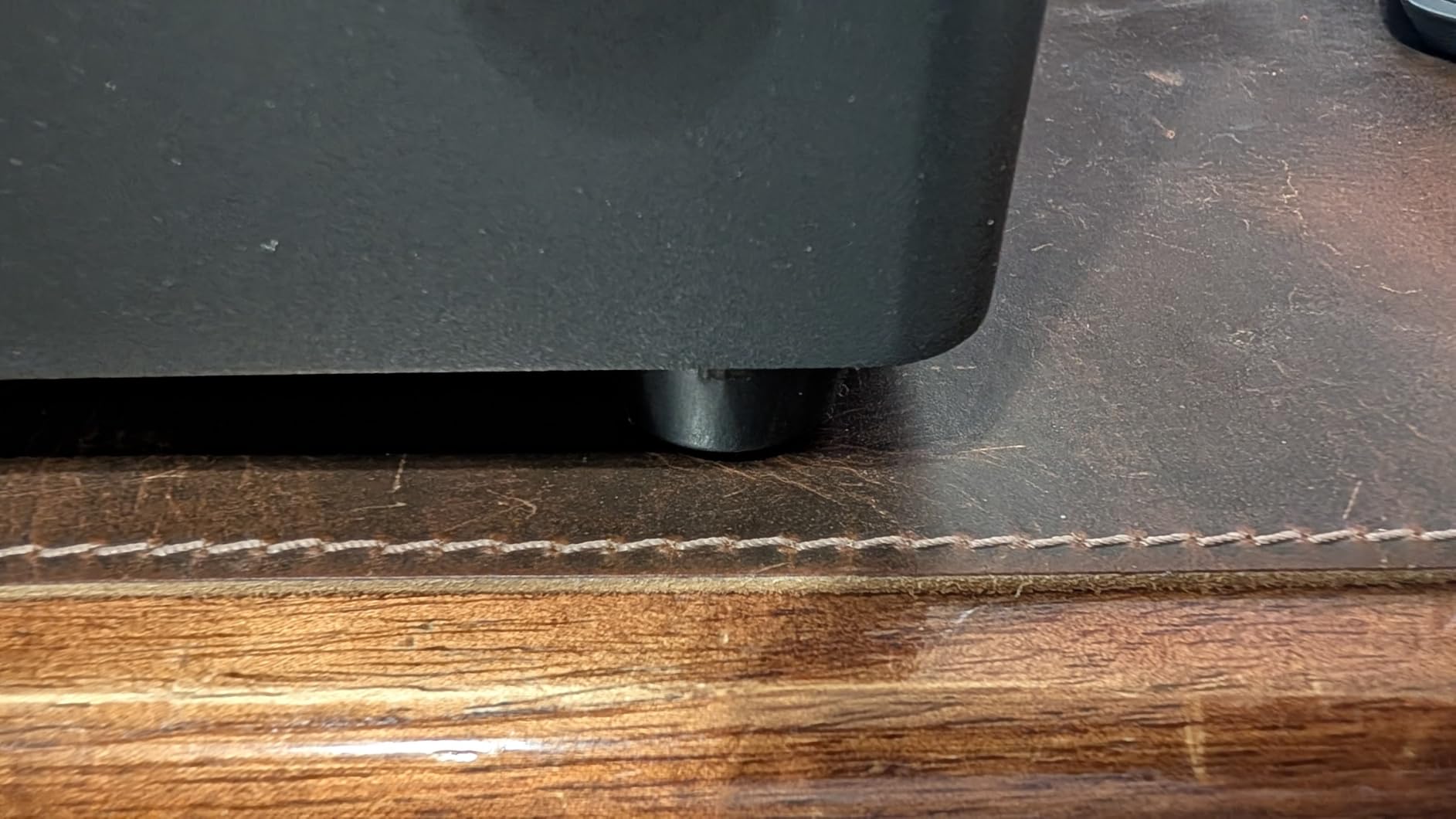 M-T 318 Solder Fume Extractor 216 m³/h Strong Suction Smoke Absorber with 3-Stage Filtration 60 dB Low Noise Desktop Portable with 360° Flexible Tube for Welding 3D Printing Nail Salon customer photo 1
