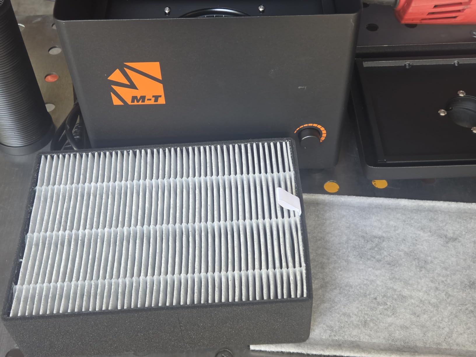M-T 318 Solder Fume Extractor 216 m³/h Strong Suction Smoke Absorber with 3-Stage Filtration 60 dB Low Noise Desktop Portable with 360° Flexible Tube for Welding 3D Printing Nail Salon customer photo 2