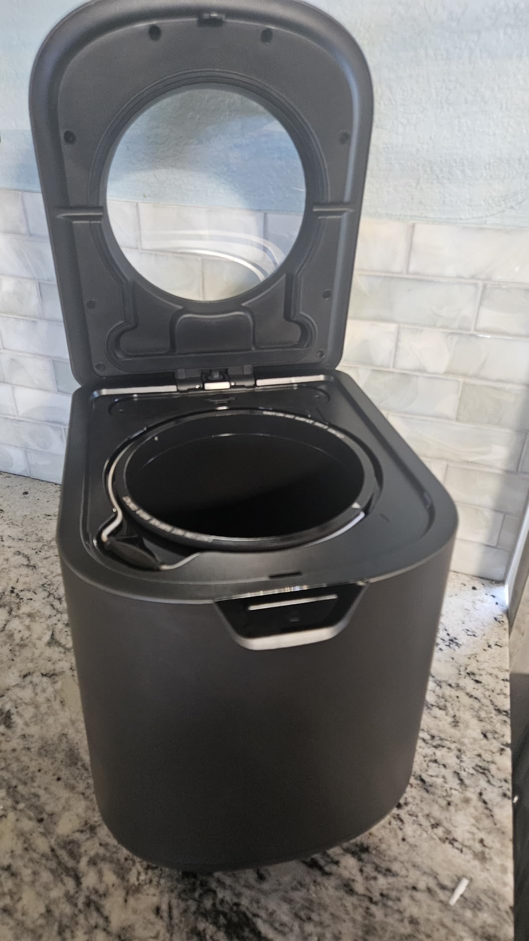 NutriChef 4 Quart Electric Kitchen Composter | Smart Countertop Composter Includes 2 Odorless Carbon Filters | Electric Compost Bin for Indoor Use | 3 Volume Based Modes Small, Medium & Large | Gray customer photo 2