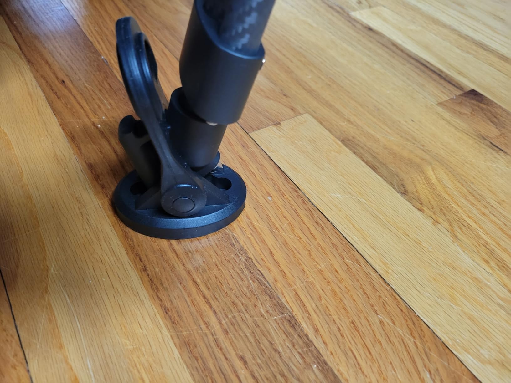 SmallRig 79''/200.5cm Carbon Fiber Video Tripod with 7-Step Counterbalance customer photo 1