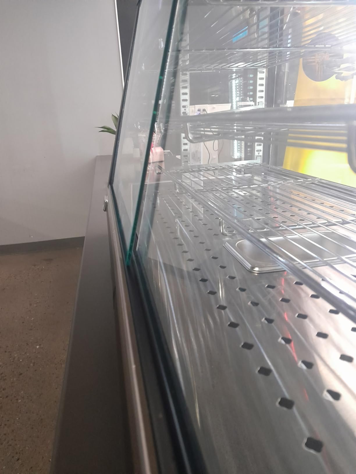 VEVOR Commercial Food Warmer Display, 4-Tier Pizza Warmer with Rotary Steam Heating for 14 in Pizza, 86℉~185℉ Temperature Control and Temp Display, 25W Oven Light + Top LED for Pizza Shop, Restaurant customer photo 1