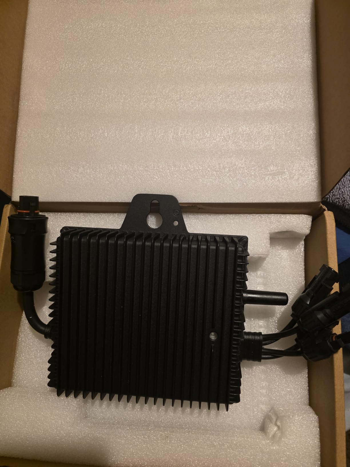 800W Solar Grid Tie Micro Inverter 120V AC WiFi Smart MPPT | 800W 120V AC Output, Pure Sine Wave, WiFi App Tracking, 96% Efficiency, IP67 Waterproof, Home Energy Saving customer photo 2