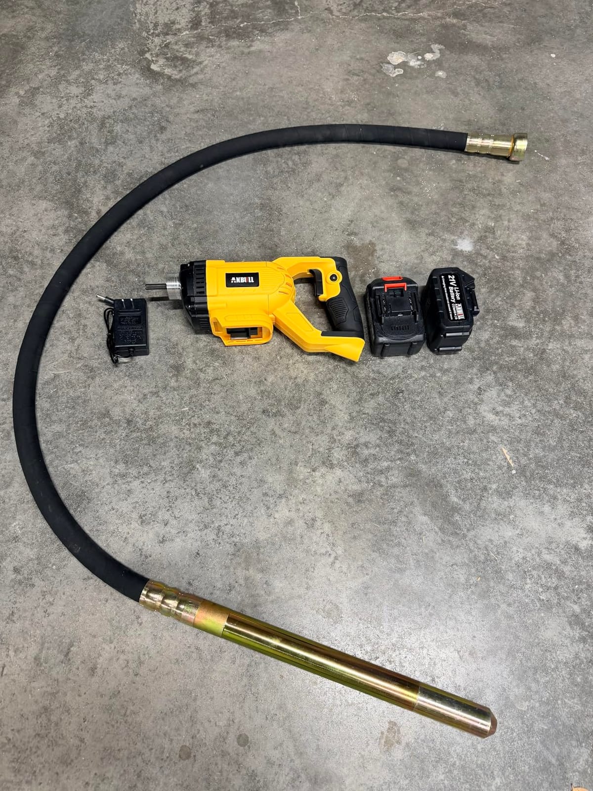 ANBULL Cordless Concrete Vibrating Tool with 2x3000mAh Batteries 1300W | 6.6FT Shaft, Compatible with Makita 18V Battery, Removing Air Bubbles for Patio, Foundation & Construction Projects customer photo 2