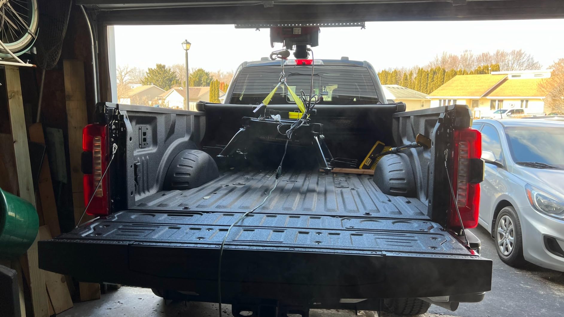 VEVOR 2-Speed Electric Chain Hoist 2200 lbs, 20ft Lifting Height, 120V 60Hz Single Phase Overhead Crane with 15 ft Wired Remote Control, G100 Chain Electric Lift Hoist for Factory, Warehouse, Garage customer photo 1