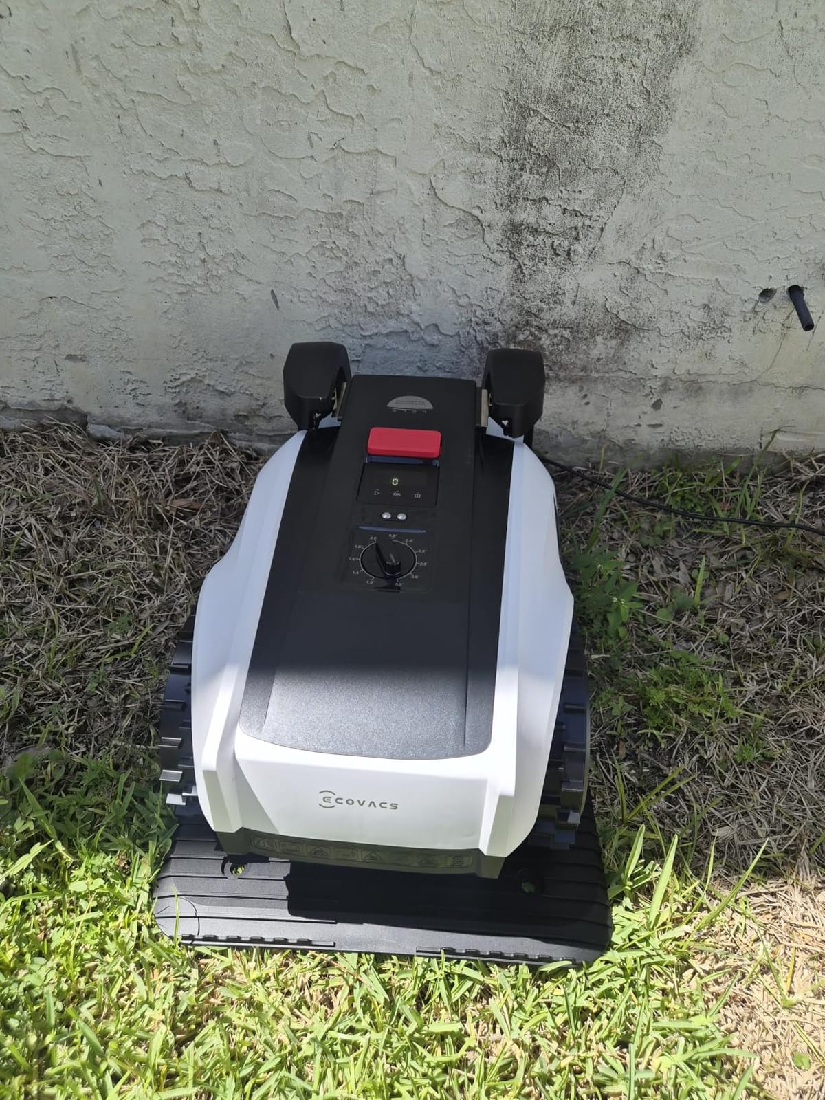 ECOVACS Goat O1000 RTK Care Robot Lawn Mower, RTK Navigation, 1/4 Acre customer photo 2