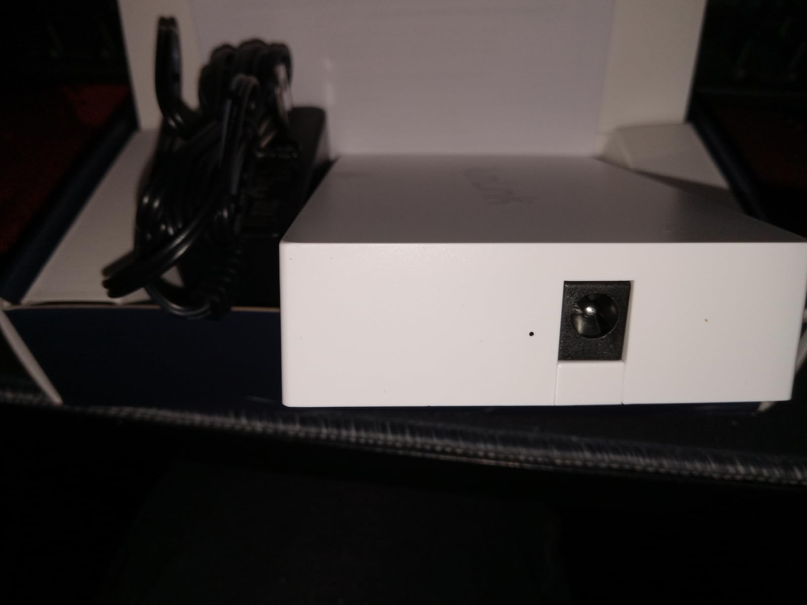 5-Port 10G RJ45 Ethernet Switch Unmanaged, VunLink 10GBase-T Network Switch, Multi-Gig 10G/5G/2.5G/1G, 100Gbps Capacity, Plug & Play, Desktop/Rackmount customer photo 1