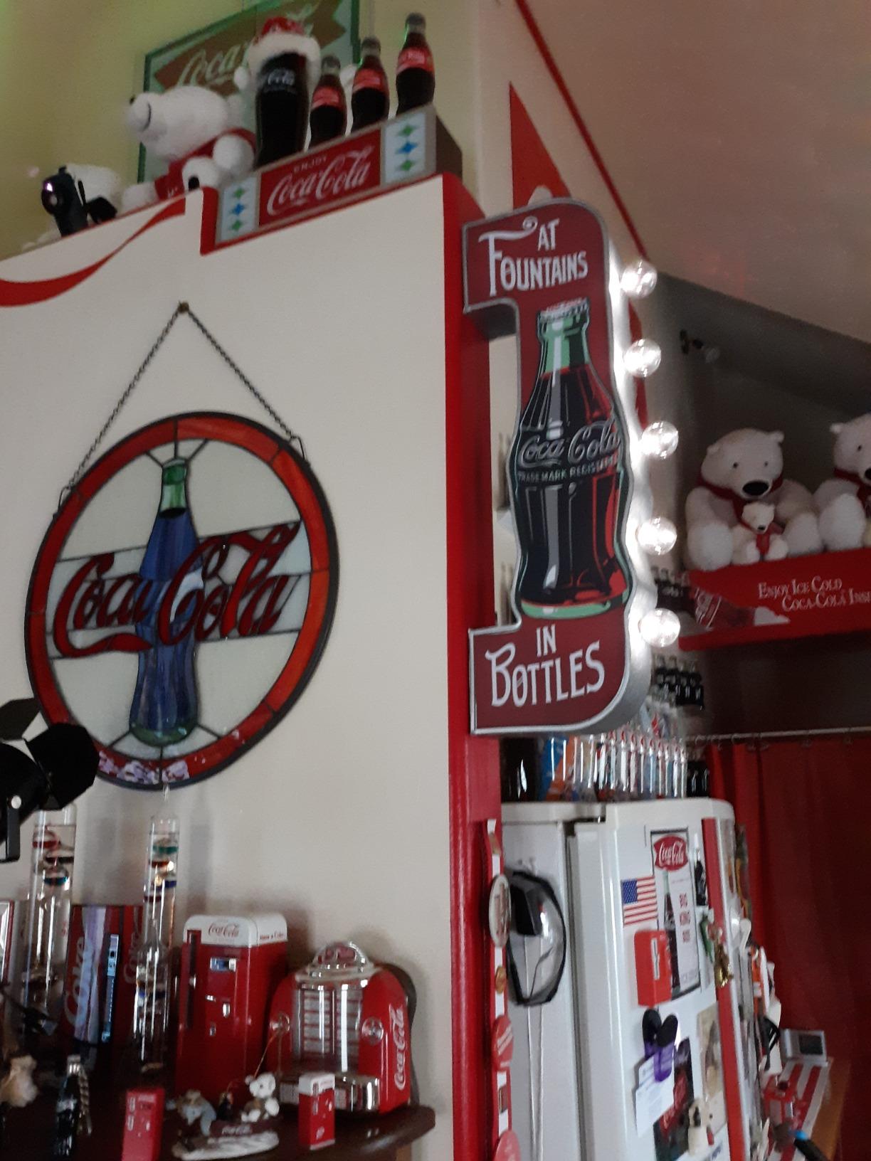 American Art Decor Vintage LED Marquee Wall Decor - Retro Wall Sign w/LED Light Bulbs - Battery Operated Metal Wall Art for Bar, Man Cave, Garage, Game Room & More (Live Music Nightly, 24