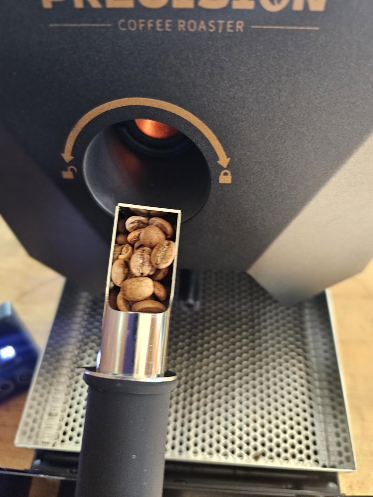 1kg Commercial Electric Coffee Roaster Machine,2lb Capacity 240V 2000W with Artisan Software & LCD Screen, Stainless Steel Hot Air Drum Roaster for Home, Shop, or Small Business, NEMA 6-15 Plug customer photo 1