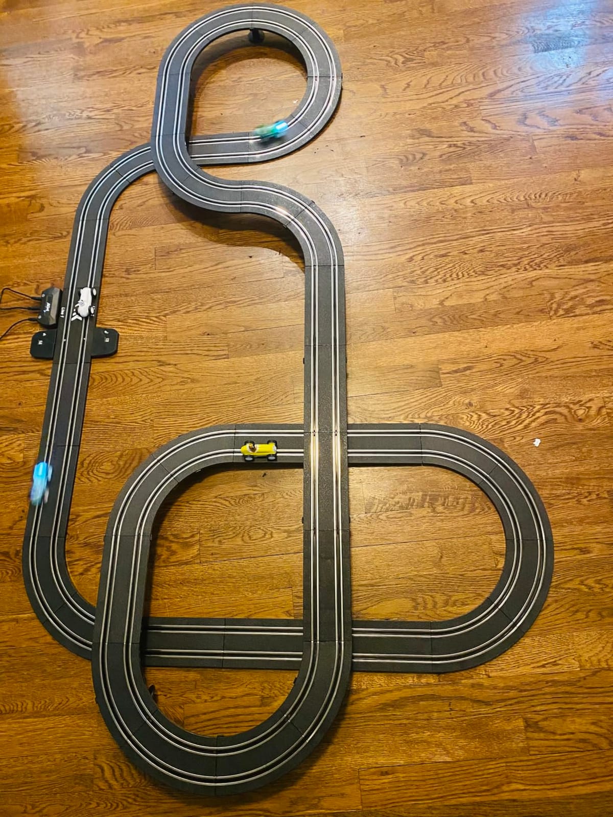 AGM MASTECH Super-Fast Slot Car Race Track Set with 4 LED Light-Up Cars, 23ft Electric Racing Track with Crossover, Cartoon Animal Drivers, Dual Power, Toys for Kids Boys Age 8-14 customer photo 1