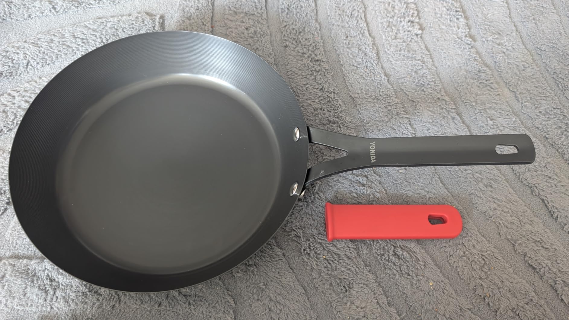 Carbon Steel Pan, 12 Inch Nonstick Frying Pan Skillet with Removable Silicone Handle Holder customer photo 2