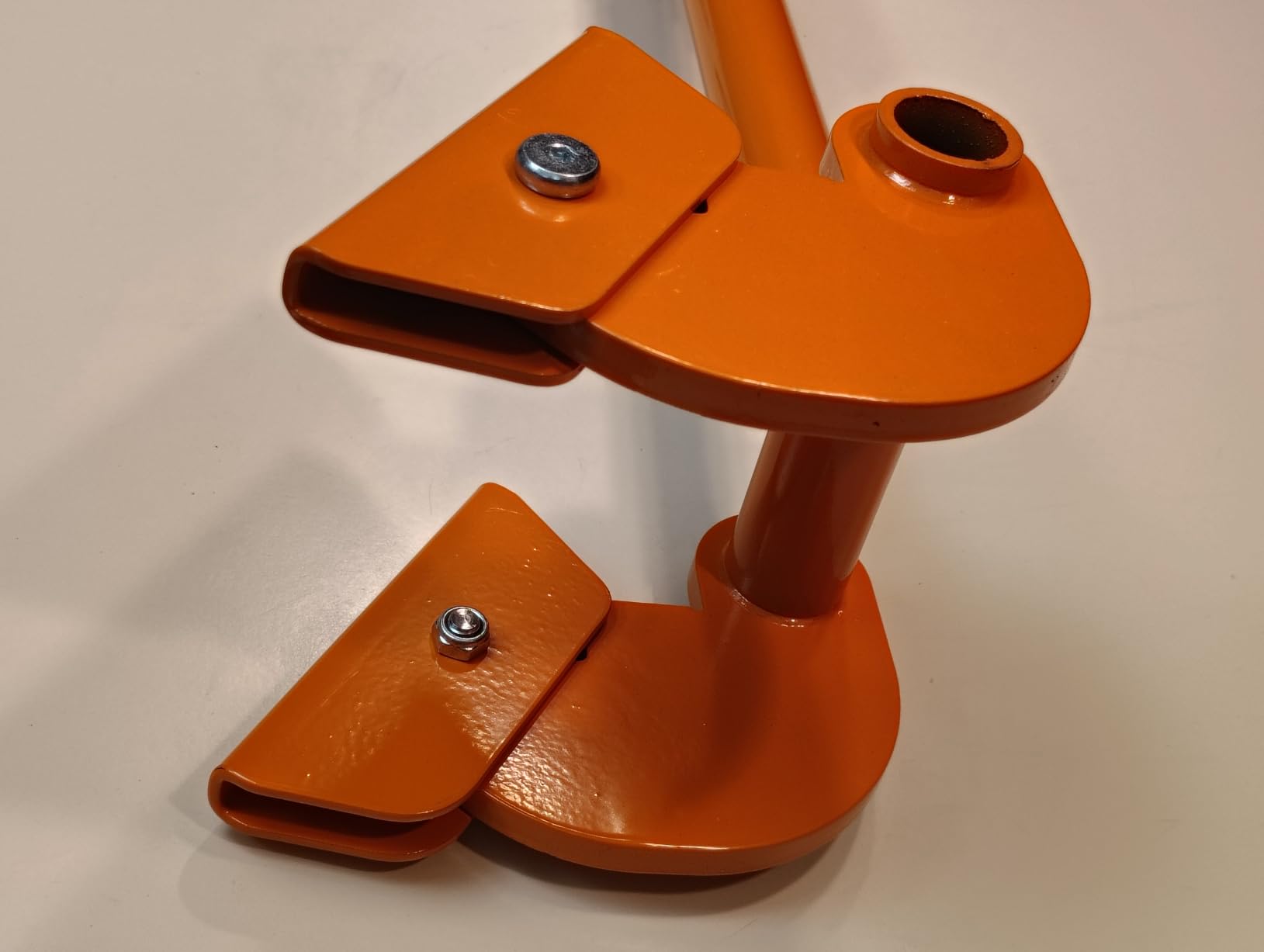 AugFir Non-Damaging Wooden Pallet Buster, Heavy Duty Deck Board Removal Tool with Articulating Pivot-action Head Design, for Deck, Pallet, Wood Board Removal Without Lower Back & Knee Pain (48 inches) customer photo 2