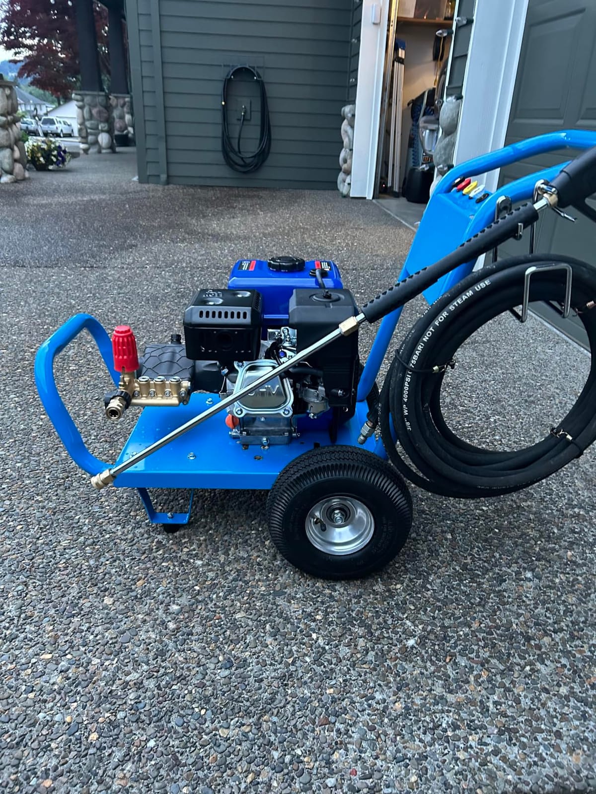 BILT HARD 6 Inch Gas Powered Wood Chipper with 420cc 15HP E-Start Engine, Towable Chipper Shredder Mulcher with 4 Wheels, Tow Bar, Dual Emergency Stop System customer photo 1
