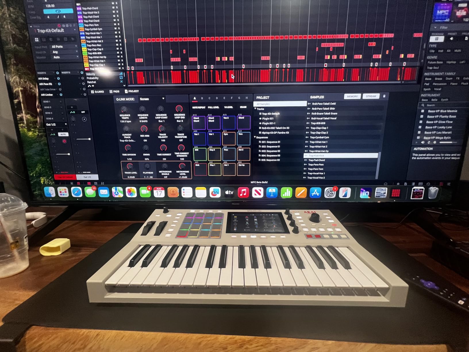 Akai Professional MPC Key 37 G2 Next-Gen Standalone Production Keyboard | Synthesizer for Producers, for Sampling and Sequencing, with USB-C, 37 Keys, 16 MPC Pads, 8-Core Processor, 4GB RAM customer photo 1