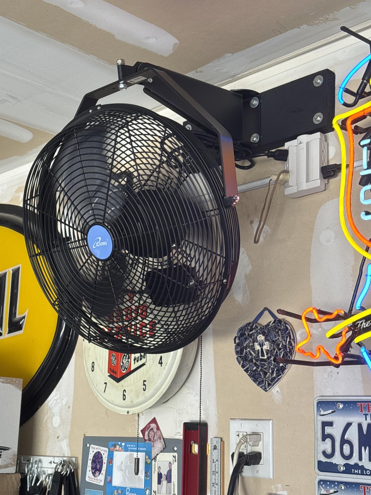 iLiving 18 Inch Wall Mount Fan, 4550 CFM High Velocity Metal Fan with 3 Speeds, Sealed Motor & 360° Tilt, Heavy Duty Wall/Ceiling Mount Fan for Garage, Warehouse, Barn, Greenhouse, Workshop customer photo 2