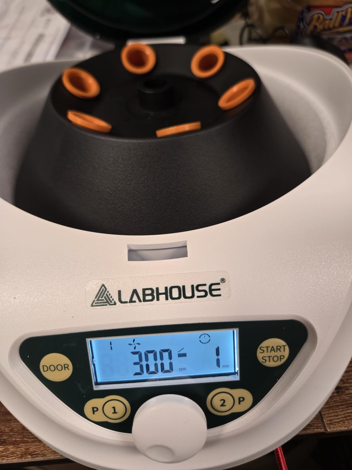 LC-6D PRP PRF Centrifuge Machine, 300-5000rpm, 2600×g, Plasma customer photo 1