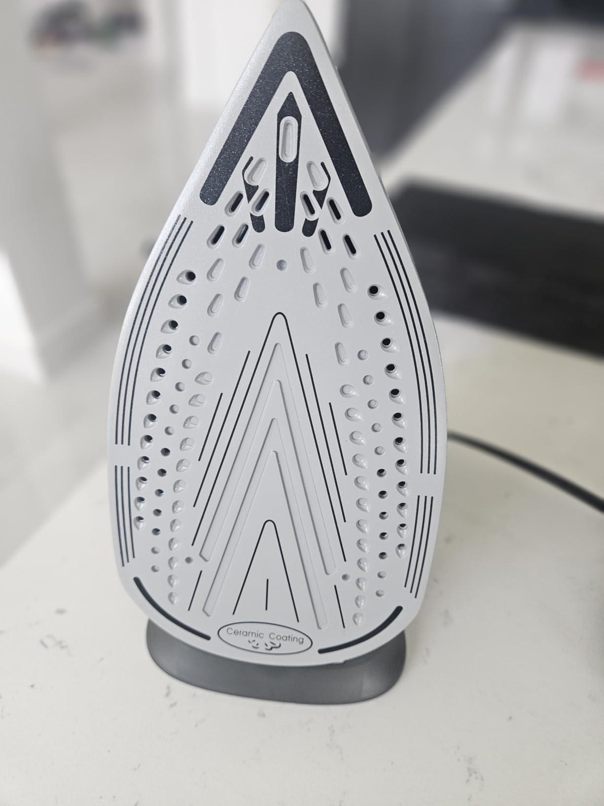 Steam Station Iron for Clothes,1600W Professional Steam Iron with 44 oz Tank, 400 microsteam holes, Built-In Pump, Ceramic baseplate,Iron Lock For Easy Carry,Home use customer photo 2
