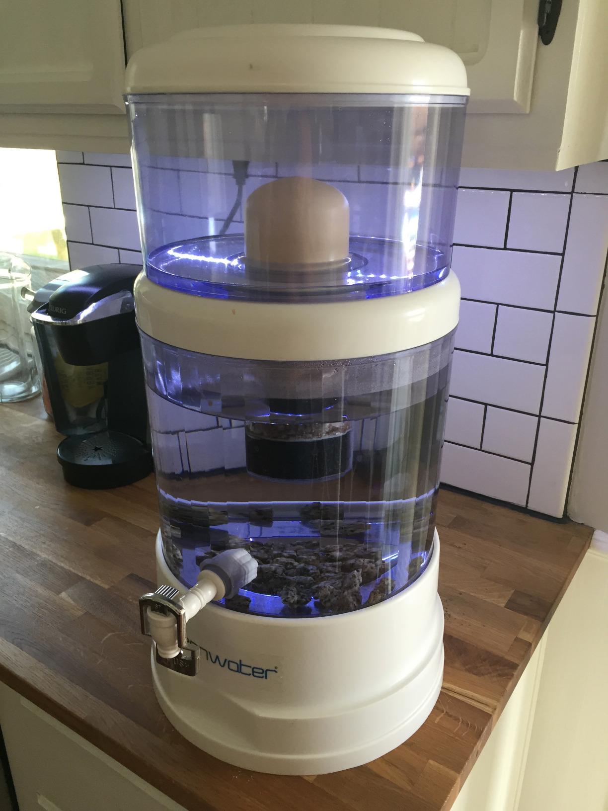 ZENWATER 4-Gallon Countertop Gravity Water Filter System - Portable Alkaline Filtration System - Enjoy Clean and Mineral-Rich Hydration At Home, Office, or Travel customer photo 1